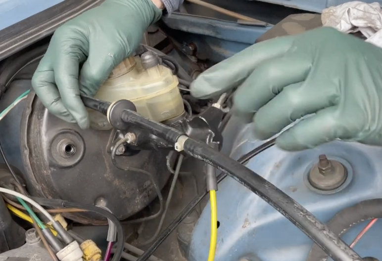 How to Repair Old Mercedes Diesel Broken Vacuum Booster Line T Fittings